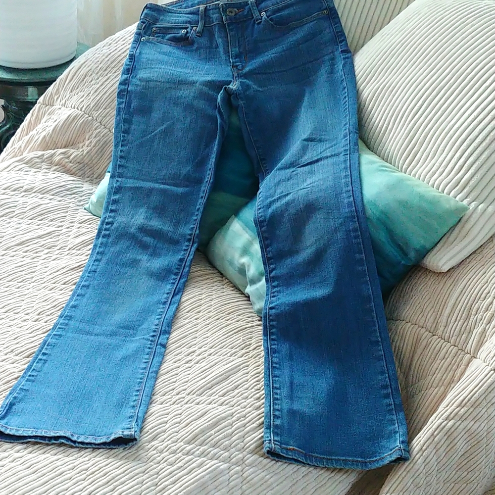 Levi Jeans👖 Size 4/27